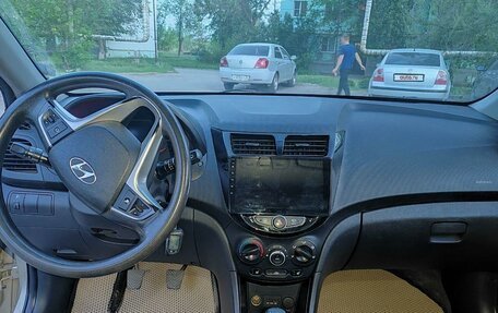 Hyundai Solaris II рестайлинг, 2013 год, 760 000 рублей, 6 фотография