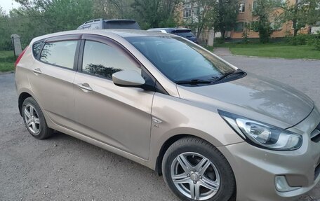 Hyundai Solaris II рестайлинг, 2013 год, 760 000 рублей, 4 фотография