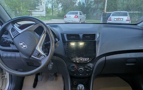Hyundai Solaris II рестайлинг, 2013 год, 760 000 рублей, 7 фотография
