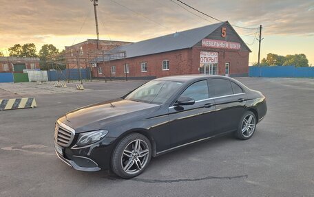 Mercedes-Benz E-Класс, 2018 год, 2 650 000 рублей, 2 фотография