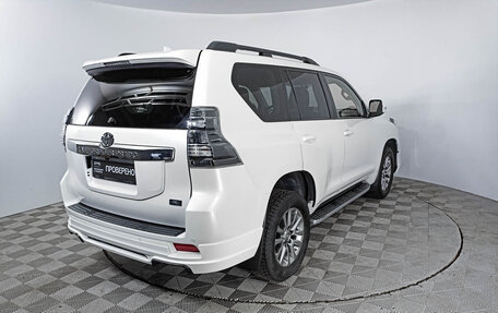 Toyota Land Cruiser Prado 150 рестайлинг 2, 2017 год, 4 849 000 рублей, 5 фотография