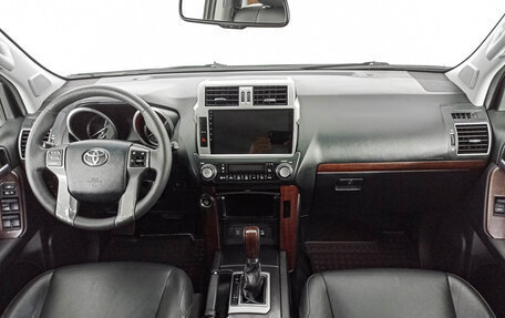 Toyota Land Cruiser Prado 150 рестайлинг 2, 2017 год, 4 849 000 рублей, 14 фотография