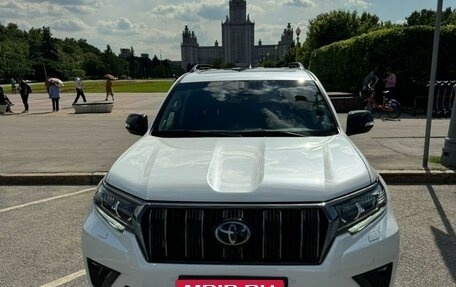 Toyota Land Cruiser Prado 150 рестайлинг 2, 2021 год, 7 999 999 рублей, 3 фотография