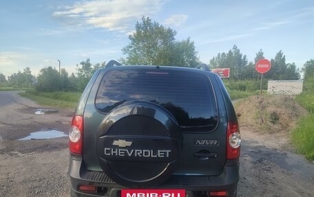 Chevrolet Niva I рестайлинг, 2011 год, 557 000 рублей, 10 фотография