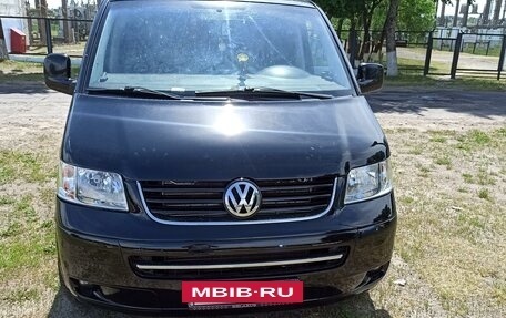 Volkswagen Transporter T5 рестайлинг, 2005 год, 1 030 000 рублей, 2 фотография