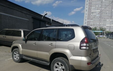 Toyota Land Cruiser Prado 120 рестайлинг, 2003 год, 1 990 000 рублей, 1 фотография