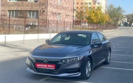 Honda Accord IX рестайлинг, 2018 год, 1 980 000 рублей, 2 фотография