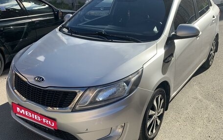 KIA Rio III рестайлинг, 2013 год, 870 000 рублей, 2 фотография