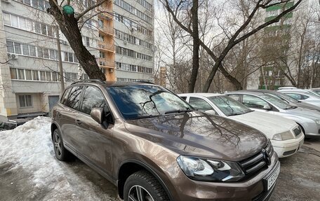 Volkswagen Touareg III, 2011 год, 2 800 000 рублей, 2 фотография