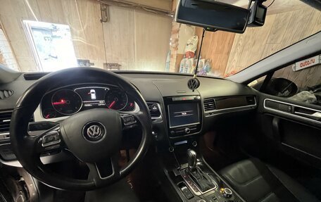 Volkswagen Touareg III, 2011 год, 2 800 000 рублей, 10 фотография