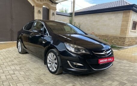 Opel Astra J, 2013 год, 830 000 рублей, 2 фотография