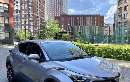 Toyota C-HR I рестайлинг, 2017 год, 2 250 000 рублей, 2 фотография