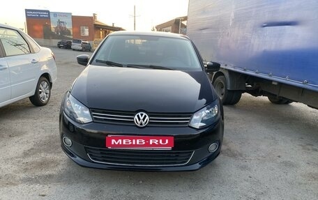 Volkswagen Polo VI (EU Market), 2011 год, 799 000 рублей, 2 фотография