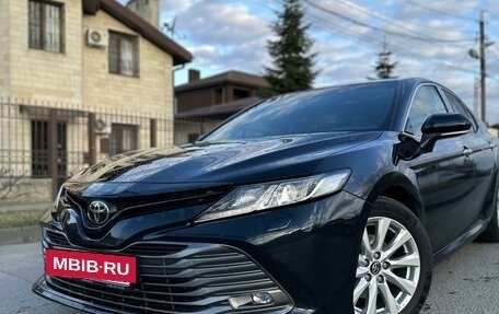Toyota Camry, 2018 год, 2 870 000 рублей, 3 фотография