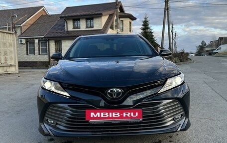 Toyota Camry, 2018 год, 2 870 000 рублей, 8 фотография