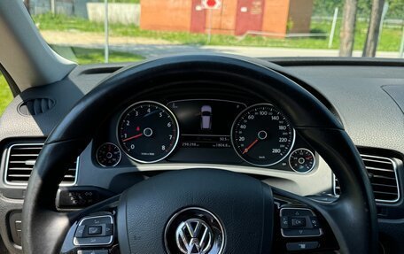 Volkswagen Touareg III, 2012 год, 2 050 000 рублей, 18 фотография