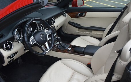 Mercedes-Benz SLK-Класс, 2012 год, 2 350 000 рублей, 18 фотография