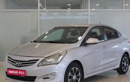 Hyundai Solaris II рестайлинг, 2015 год, 1 220 000 рублей, 1 фотография