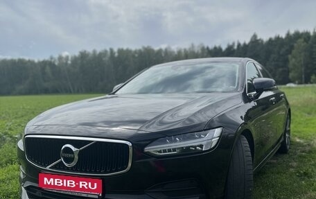 Volvo S90 II рестайлинг, 2019 год, 3 550 000 рублей, 2 фотография