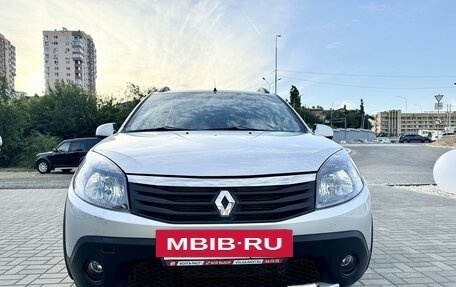 Renault Sandero I, 2013 год, 900 000 рублей, 3 фотография