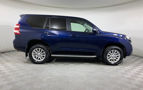 Toyota Land Cruiser Prado 150 рестайлинг 2, 2015 год, 3 190 000 рублей, 4 фотография