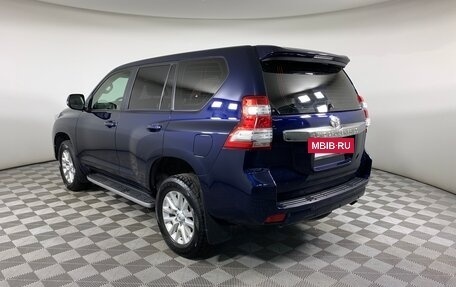 Toyota Land Cruiser Prado 150 рестайлинг 2, 2015 год, 3 190 000 рублей, 7 фотография