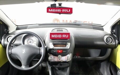 Peugeot 107 I рестайлинг, 2011 год, 669 000 рублей, 14 фотография