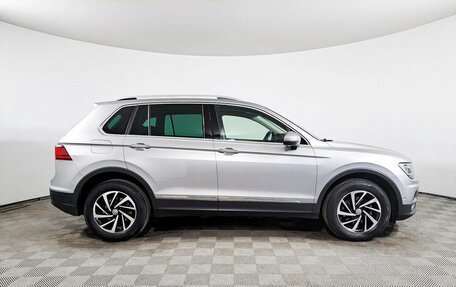 Volkswagen Tiguan II, 2018 год, 2 450 000 рублей, 4 фотография