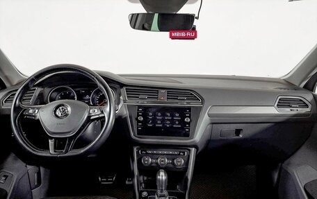 Volkswagen Tiguan II, 2018 год, 2 450 000 рублей, 14 фотография