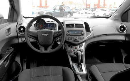 Chevrolet Aveo III, 2013 год, 990 000 рублей, 6 фотография