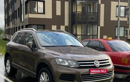 Volkswagen Touareg III, 2011 год, 2 380 000 рублей, 1 фотография