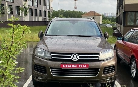 Volkswagen Touareg III, 2011 год, 2 380 000 рублей, 10 фотография