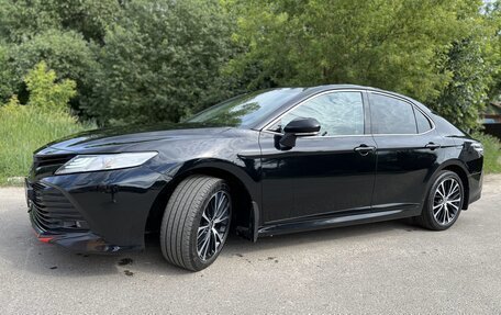 Toyota Camry, 2021 год, 3 190 000 рублей, 3 фотография