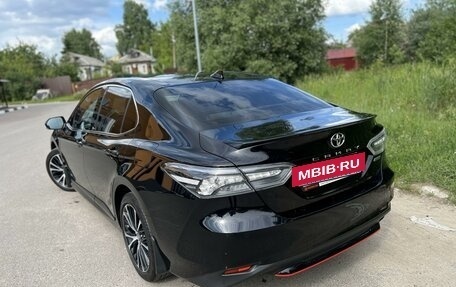 Toyota Camry, 2021 год, 3 190 000 рублей, 2 фотография
