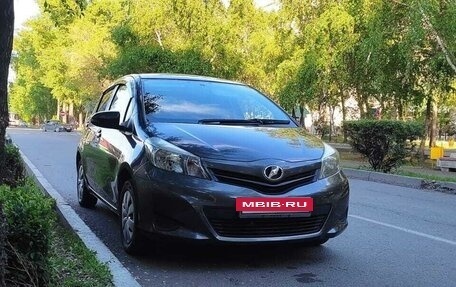 Toyota Vitz, 2012 год, 820 000 рублей, 2 фотография