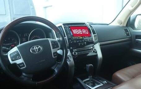Toyota Land Cruiser 200, 2014 год, 4 158 300 рублей, 6 фотография