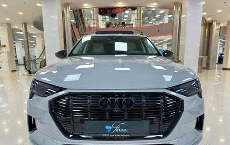 Audi e-tron I, 2019 год, 5 999 000 рублей, 2 фотография