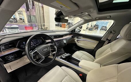 Audi e-tron I, 2019 год, 5 999 000 рублей, 7 фотография