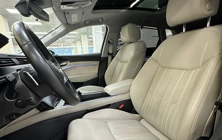 Audi e-tron I, 2019 год, 5 999 000 рублей, 8 фотография