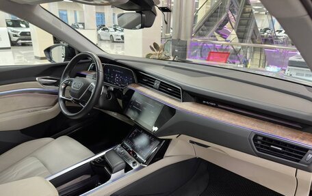 Audi e-tron I, 2019 год, 5 999 000 рублей, 9 фотография