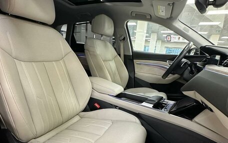 Audi e-tron I, 2019 год, 5 999 000 рублей, 10 фотография