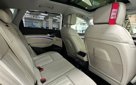 Audi e-tron I, 2019 год, 5 999 000 рублей, 13 фотография