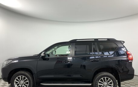 Toyota Land Cruiser Prado 150 рестайлинг 2, 2017 год, 5 000 000 рублей, 8 фотография