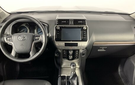 Toyota Land Cruiser Prado 150 рестайлинг 2, 2017 год, 5 000 000 рублей, 14 фотография