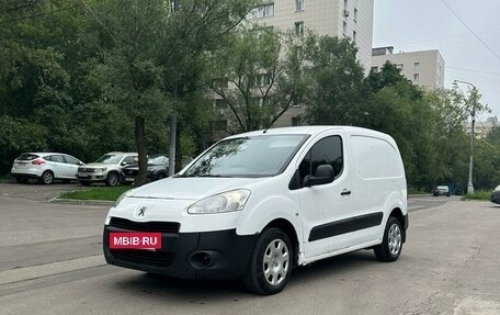 Peugeot Partner II рестайлинг 2, 2013 год, 830 000 рублей, 2 фотография