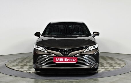 Toyota Camry, 2020 год, 3 530 000 рублей, 2 фотография