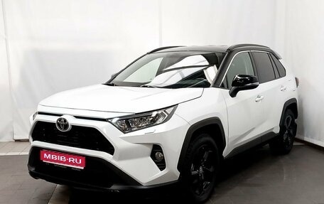 Toyota RAV4, 2020 год, 4 300 000 рублей, 1 фотография