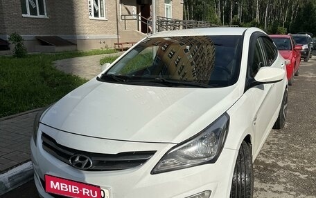 Hyundai Solaris II рестайлинг, 2015 год, 1 000 000 рублей, 1 фотография