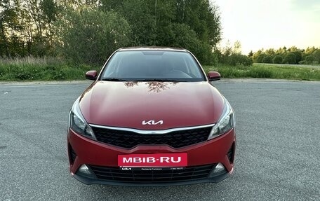 KIA Rio IV, 2022 год, 1 900 000 рублей, 2 фотография