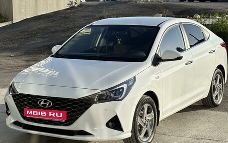 Hyundai Solaris II рестайлинг, 2021 год, 1 645 000 рублей, 2 фотография